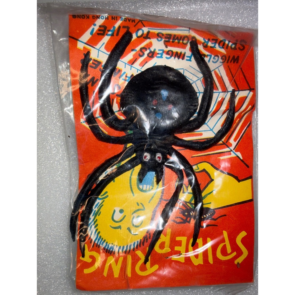 Vintage Rubber Spider Ring Novelty Toy – Carded Packaging